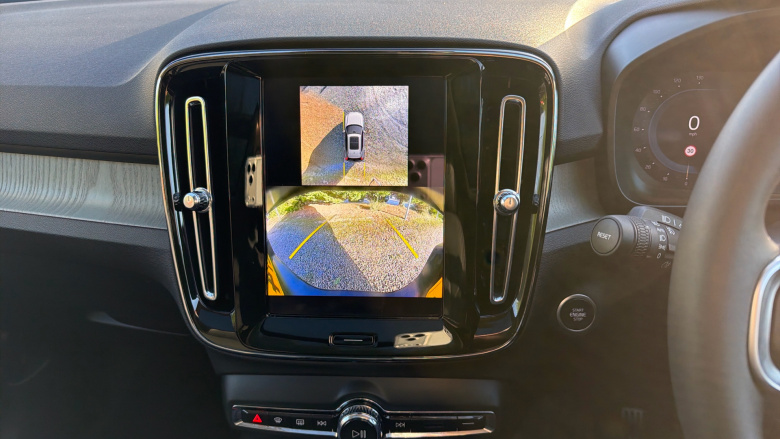 Volvo XC40 2.0 B4P Ultra Dark 5dr Auto Petrol Estate